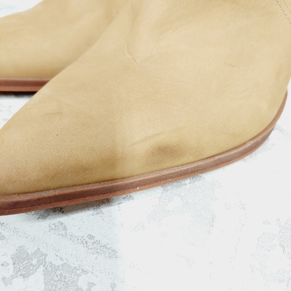 NEW Vince Camuto Grishell Tan Leather Block Heel Ankle Boots i419 - Picture 3 of 13